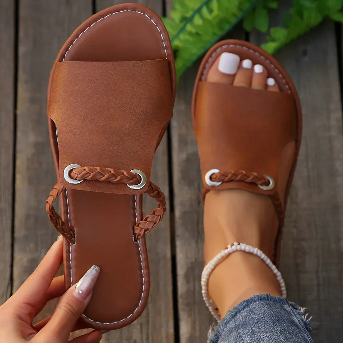 Nova™ Sandales Bouclées