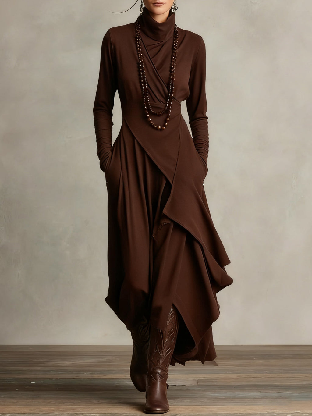 Vivienne | Robe Maxi Asymétrique à Col Montant