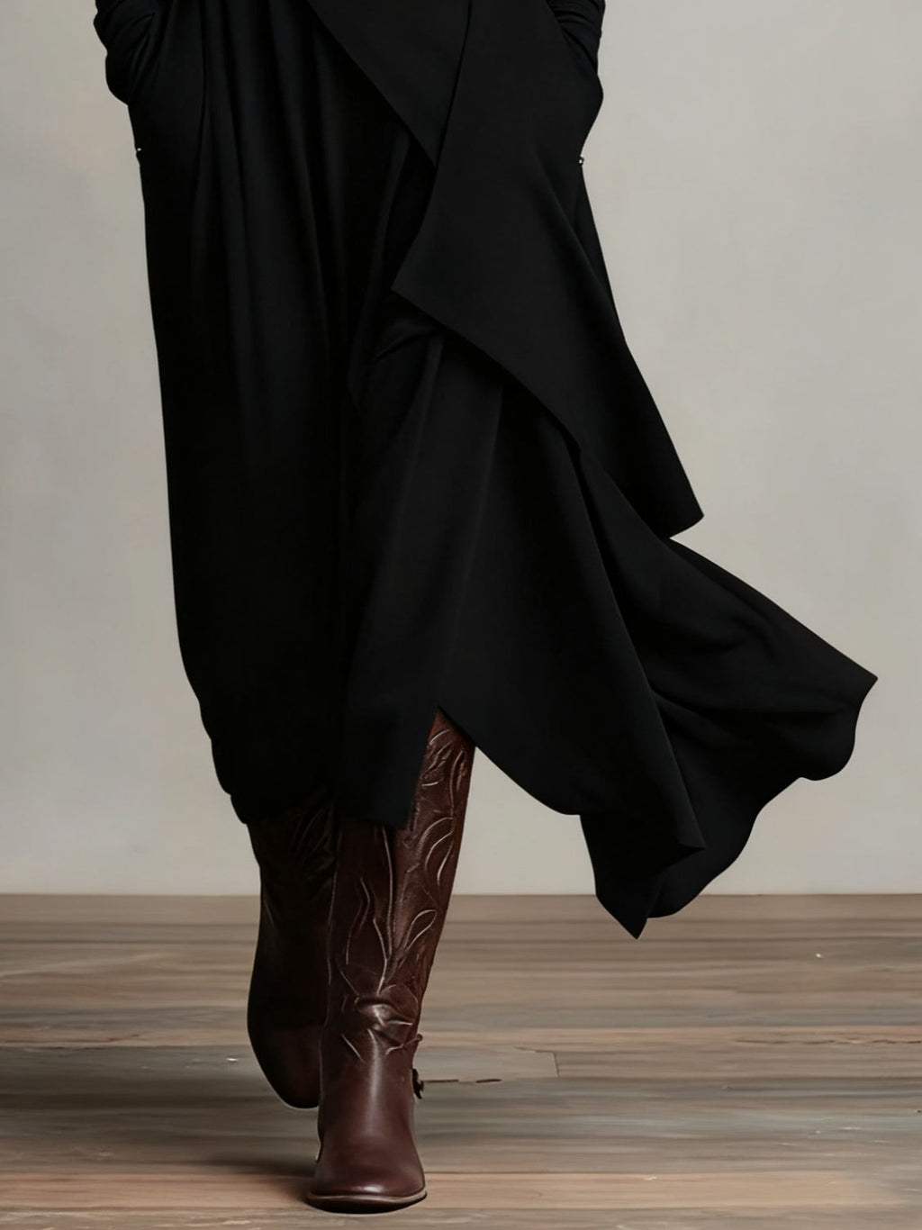 Vivienne | Robe Maxi Asymétrique à Col Montant